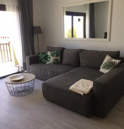 Amplio En Mareverde * Адехе